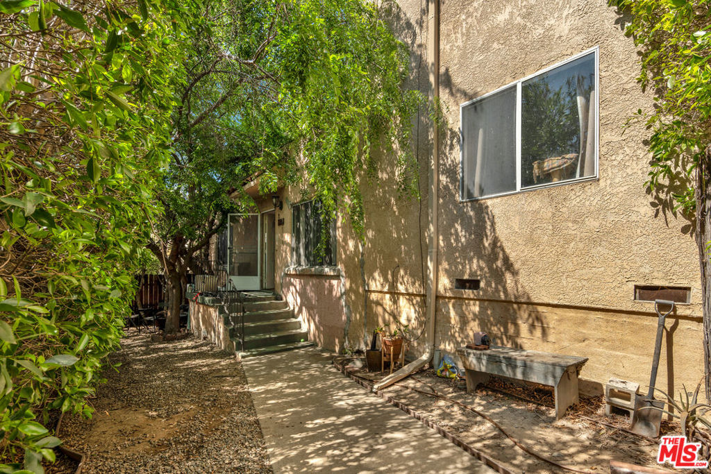 1135 N Coronado Street Property Photo 26