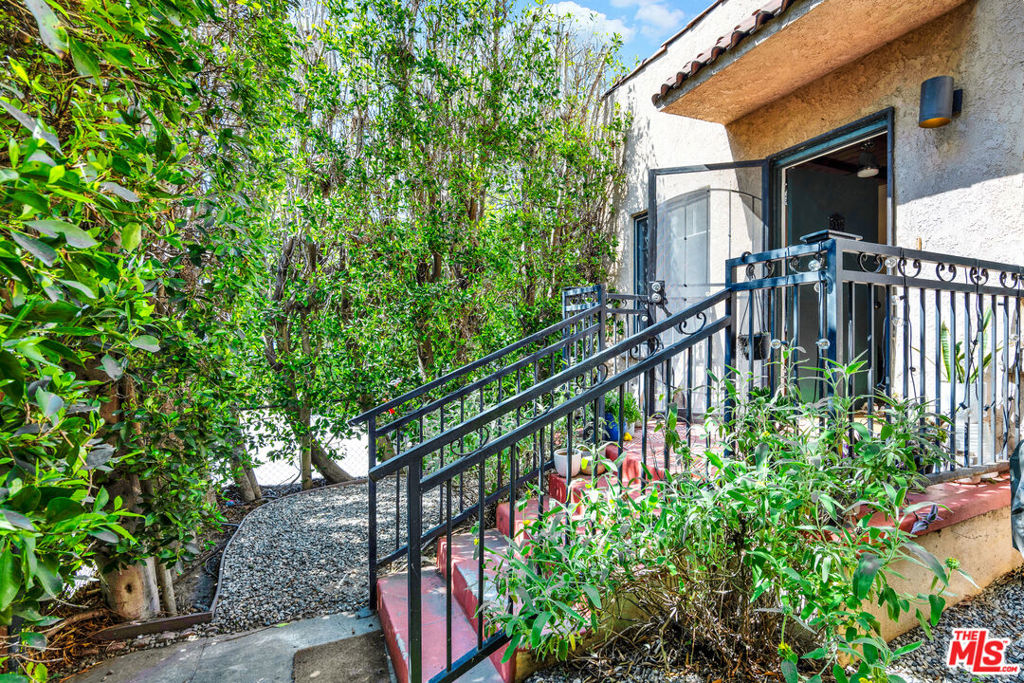 1135 N Coronado Street Property Photo 37