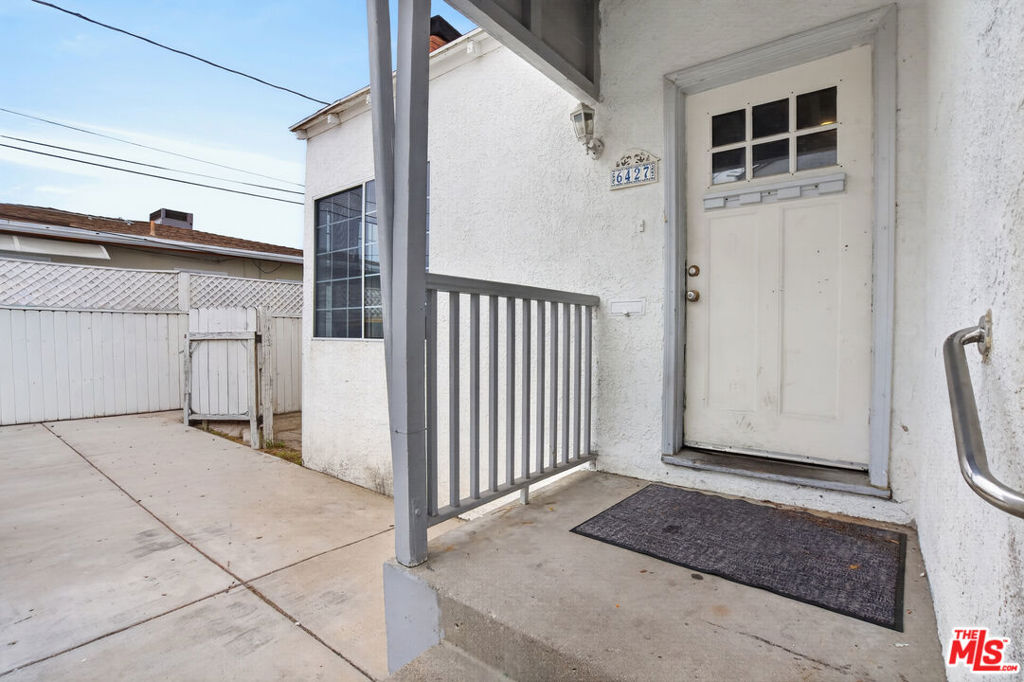 6427 Klump Avenue Property Photo 6