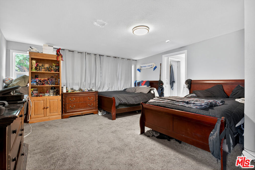 6427 Klump Avenue Property Photo 16