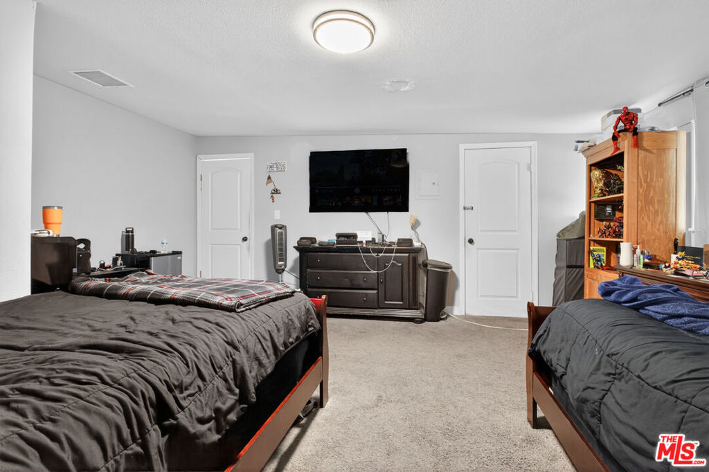 6427 Klump Avenue Property Photo 18