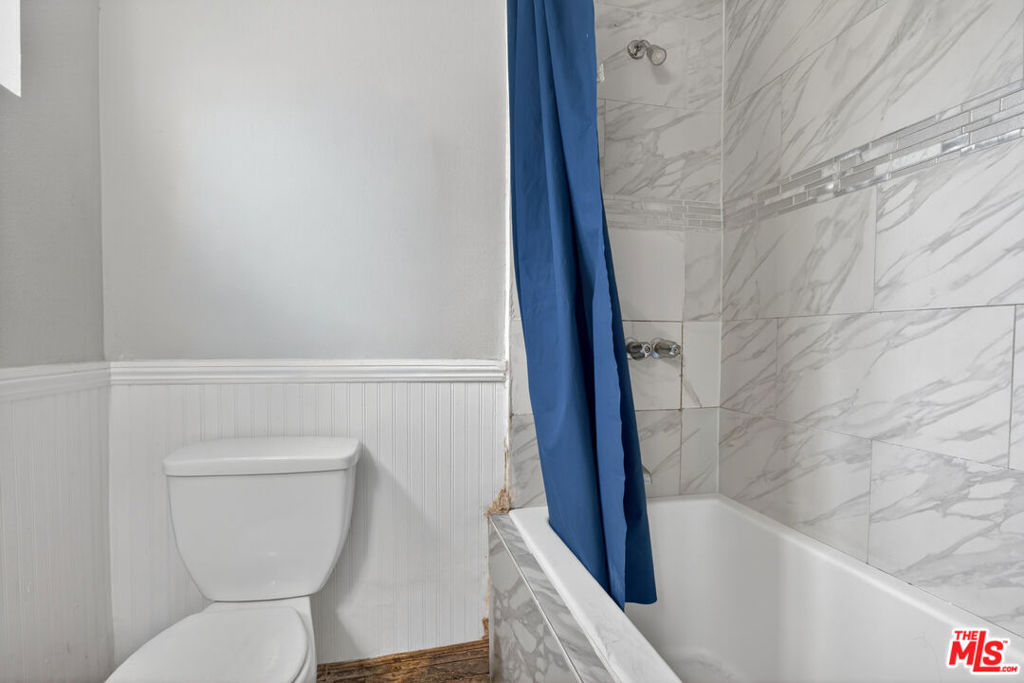 6427 Klump Avenue Property Photo 29