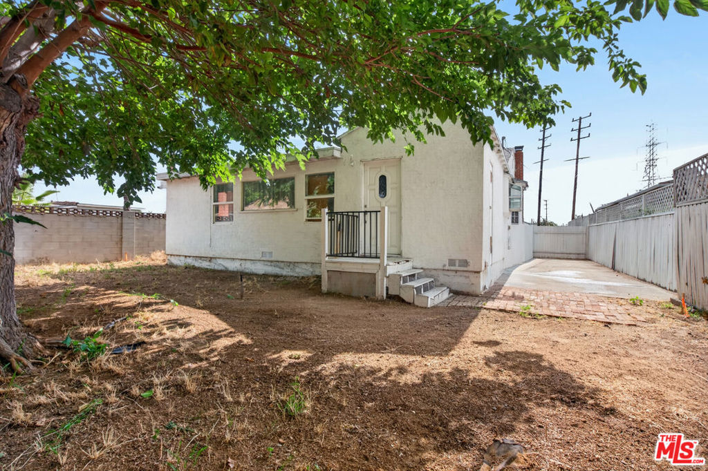 6427 Klump Avenue Property Photo 33