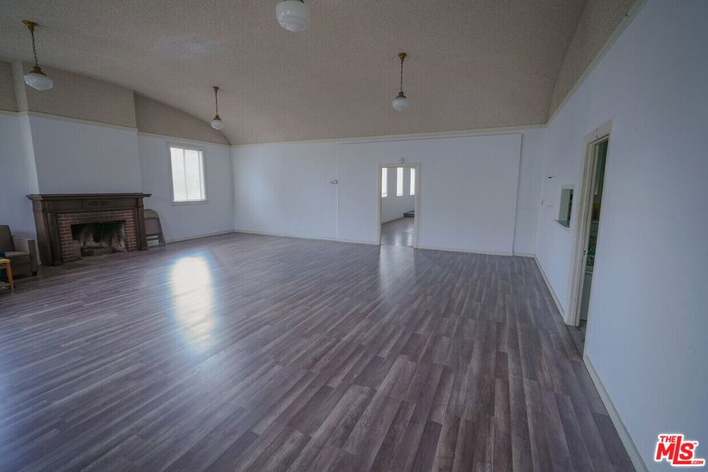 2030 Glendale Boulevard Property Photo 3