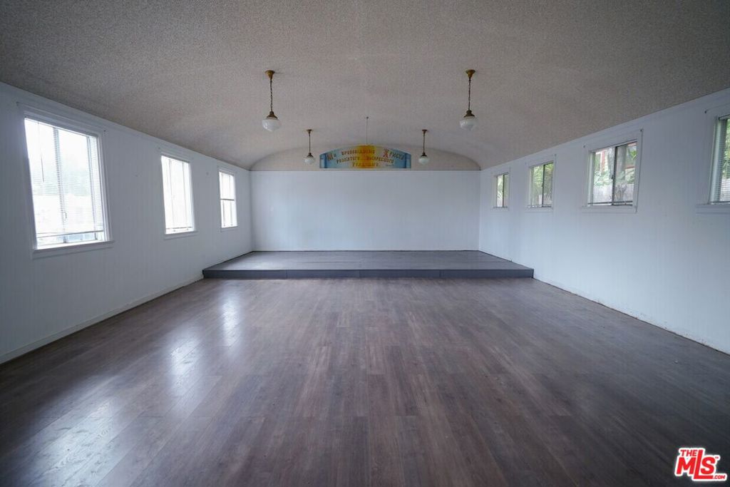 2030 Glendale Boulevard Property Photo 4