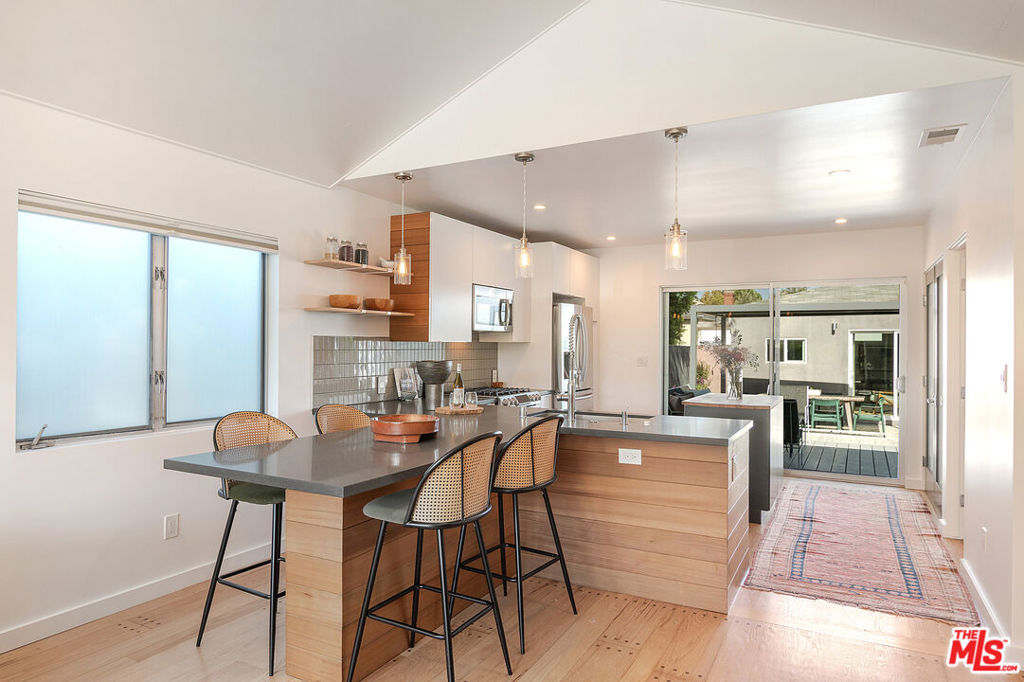 8042 Altavan Avenue Property Photo 6