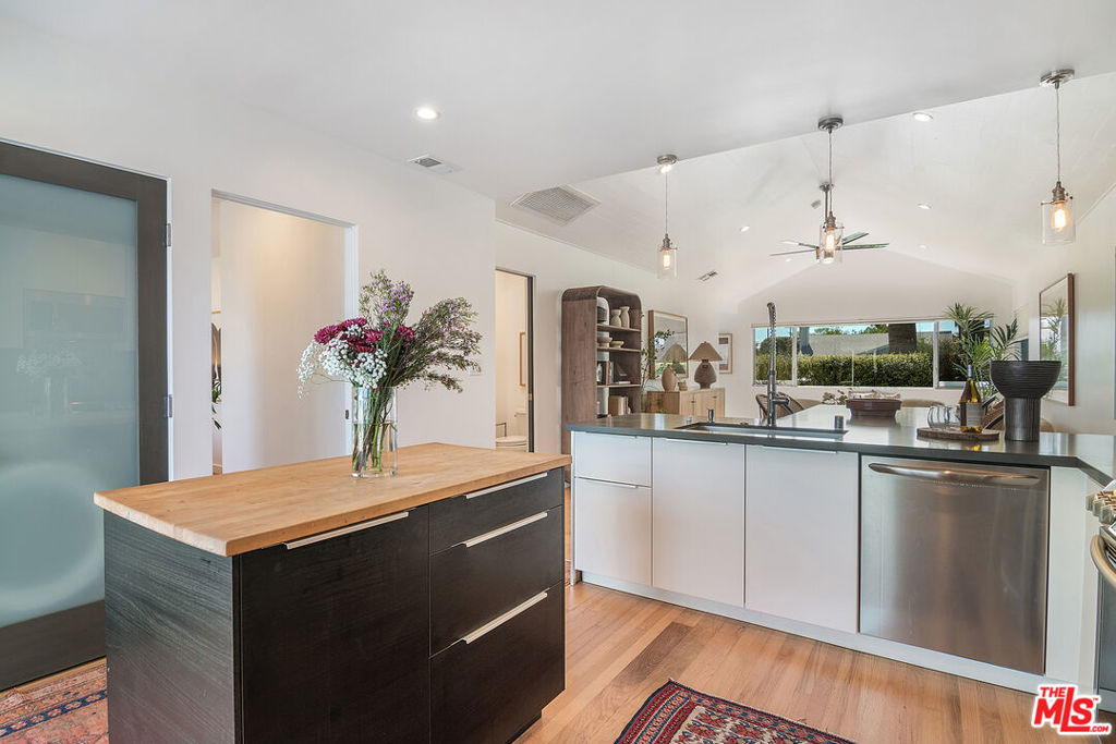 8042 Altavan Avenue Property Photo 10