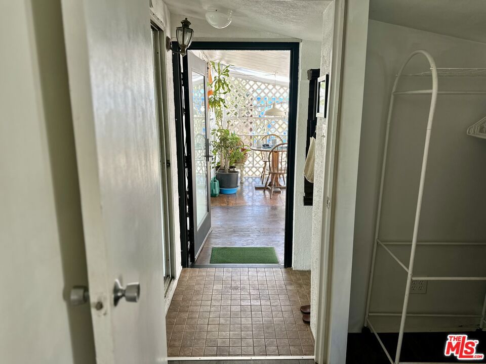 4071 Grandview Boulevard 2 Property Photo 8