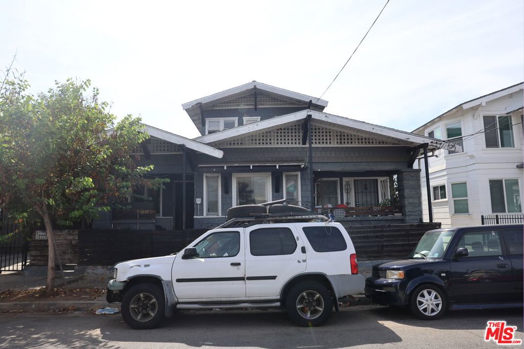 1237 Fedora Street Property Photo 2
