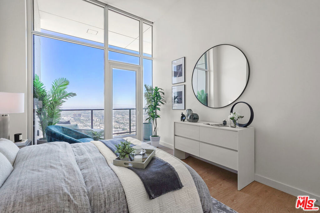 11750 Wilshire Boulevard 3402 Property Photo 10