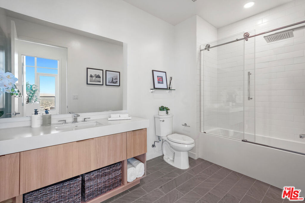 11750 Wilshire Boulevard 3402 Property Photo 13