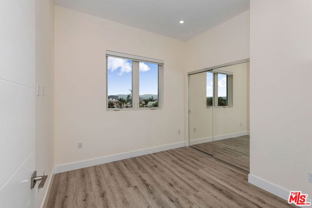1237 S Holt Avenue 305 Property Photo 16