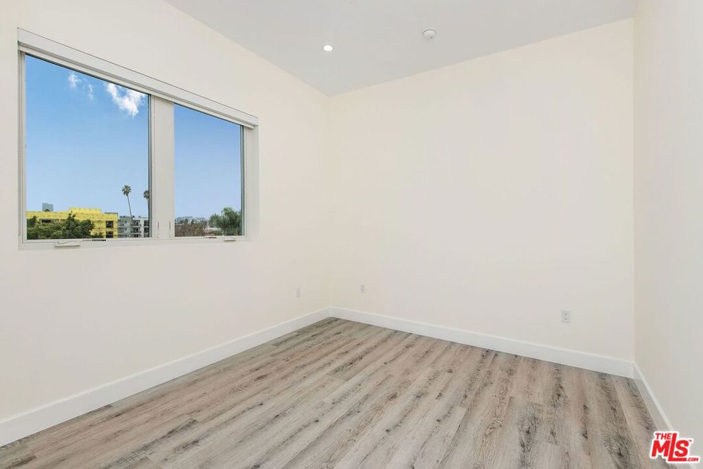 1237 S Holt Avenue 305 Property Photo 17