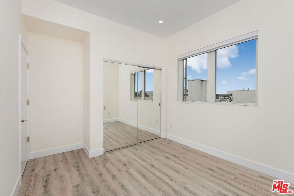 1237 S Holt Avenue 305 Property Photo 18