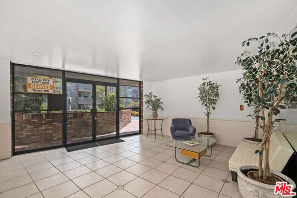 1125 Pico Boulevard 102 Property Photo 7