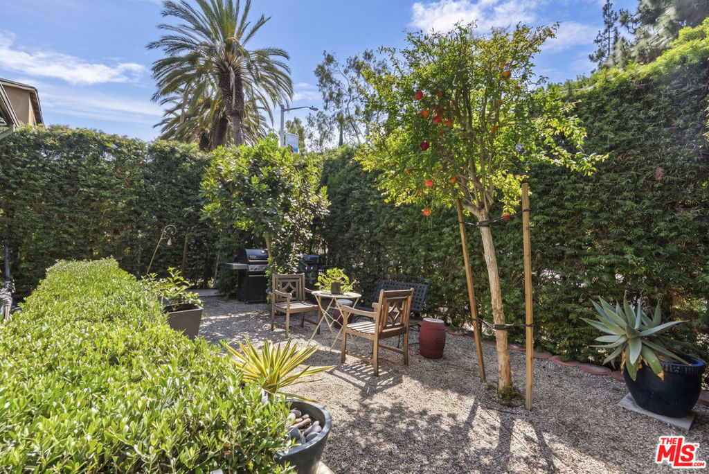350 N San Vicente Boulevard Property Photo 1