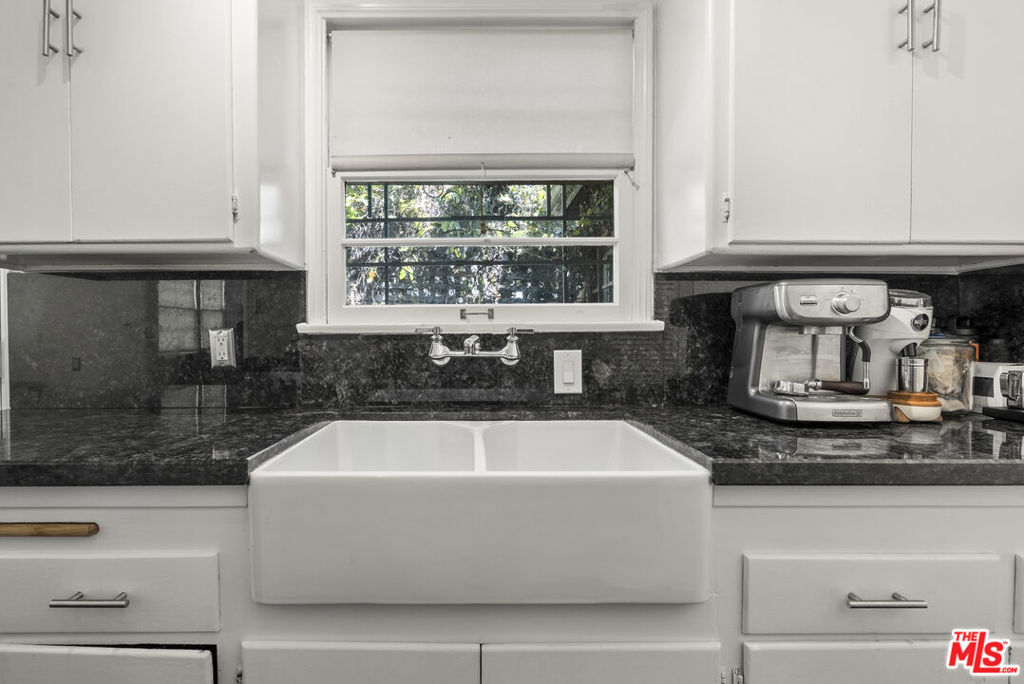 350 N San Vicente Boulevard Property Photo 7