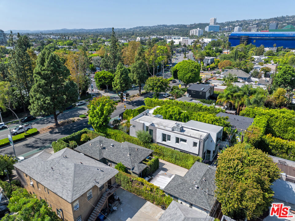 350 N San Vicente Boulevard Property Photo 26