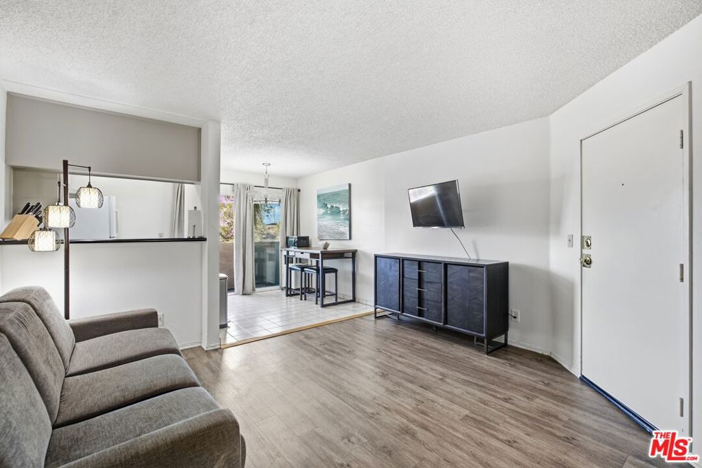 3600 Bagley Avenue 209 Property Photo 1