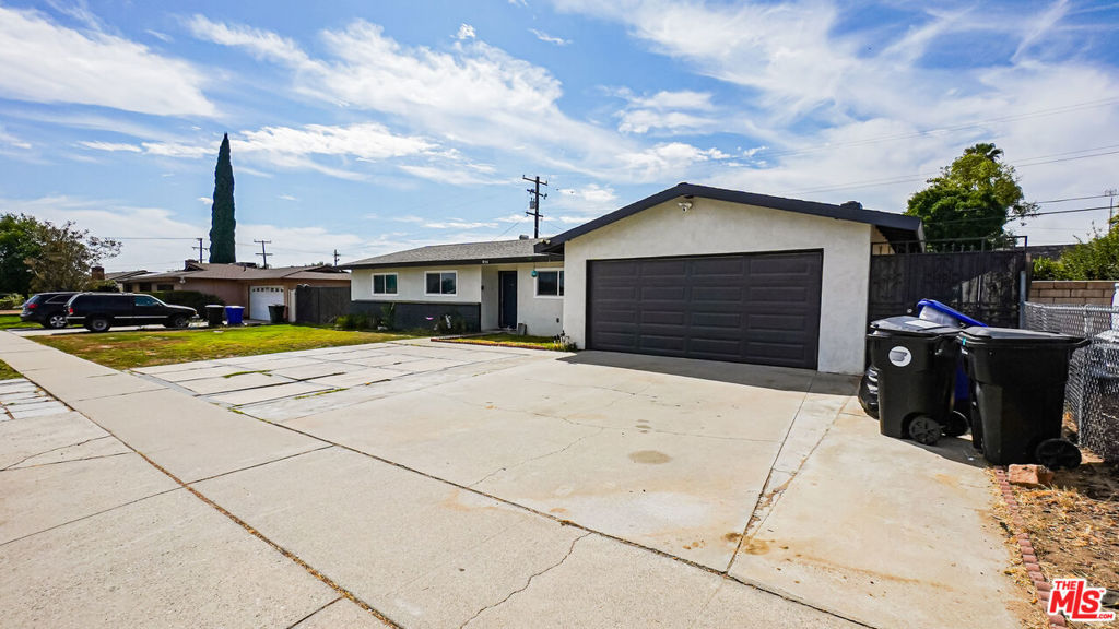 854 N Eucalyptus Avenue Property Photo 21