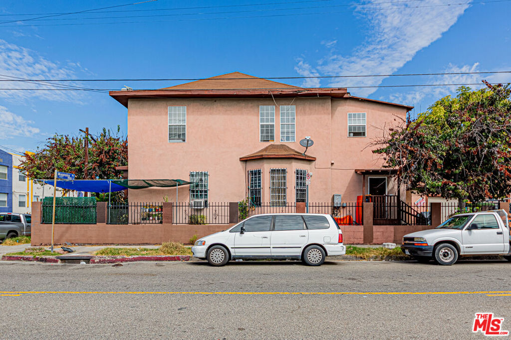 1956 Magnolia Avenue Property Photo 2