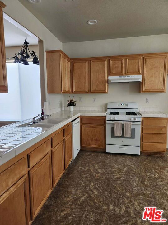 2292 Versailles Street Property Photo 3