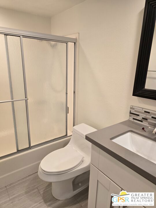 5301 E Waverly Drive 219 Property Photo 13