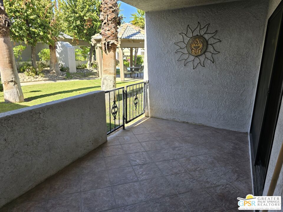 5301 E Waverly Drive 219 Property Photo 14