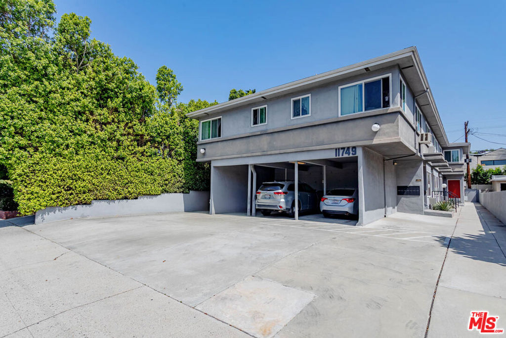11749 Riverside Drive 3 Property Photo 1