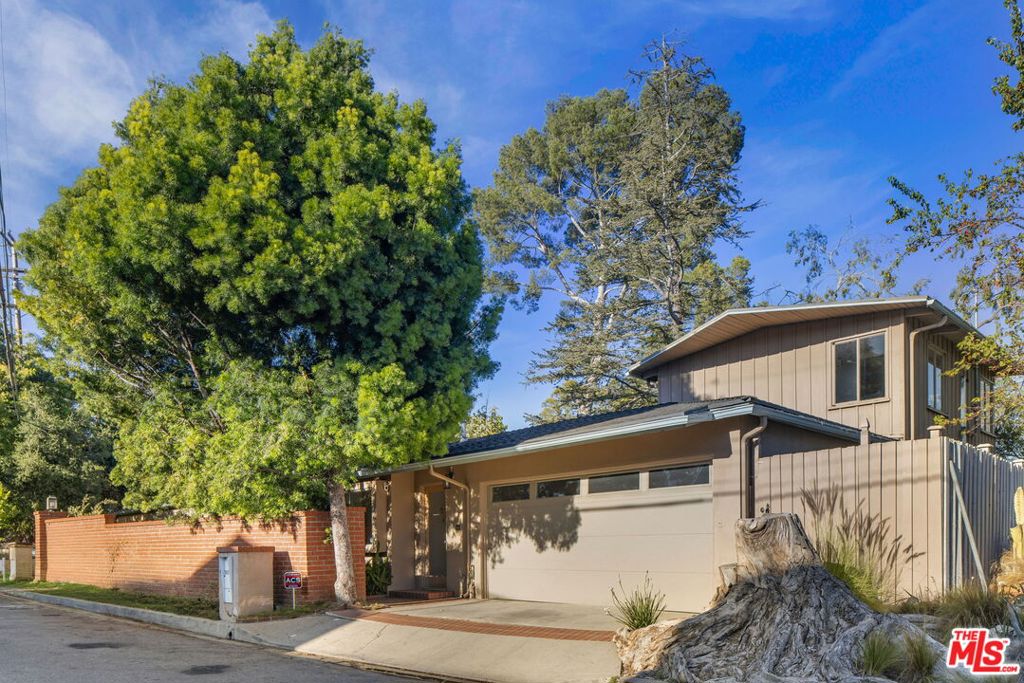 600 Hanley Place Property Photo 2