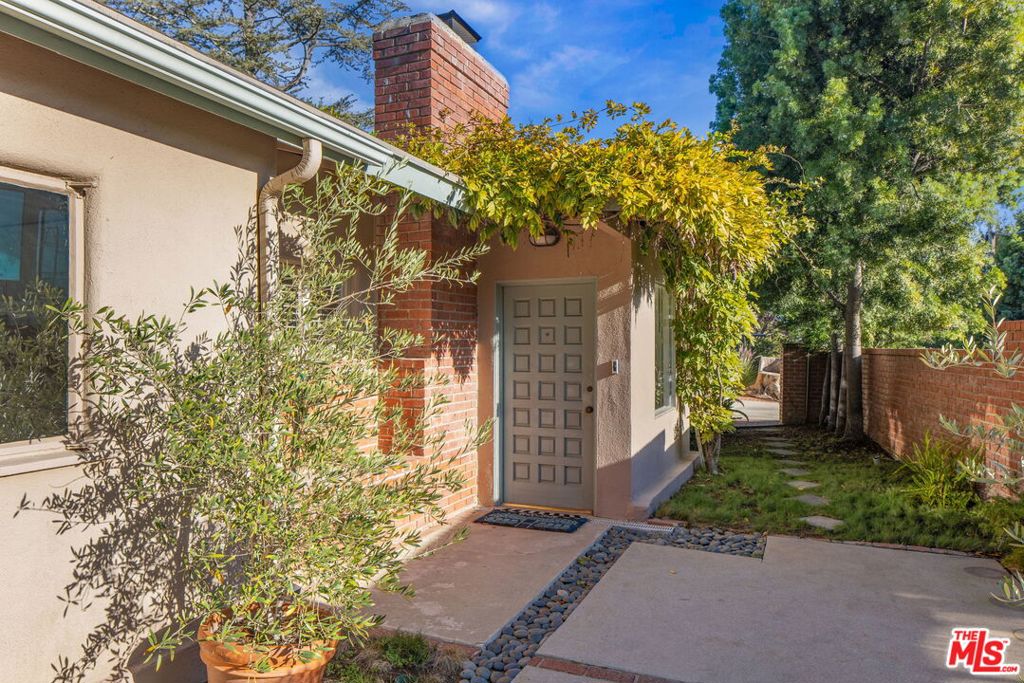 600 Hanley Place Property Photo 4