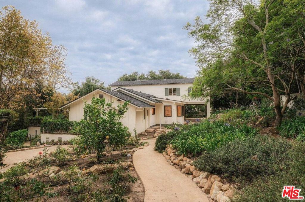 605 San Ysidro Road Property Photo 10