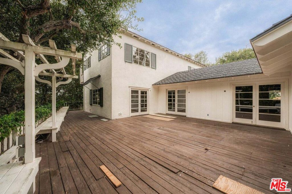 605 San Ysidro Road Property Photo 11