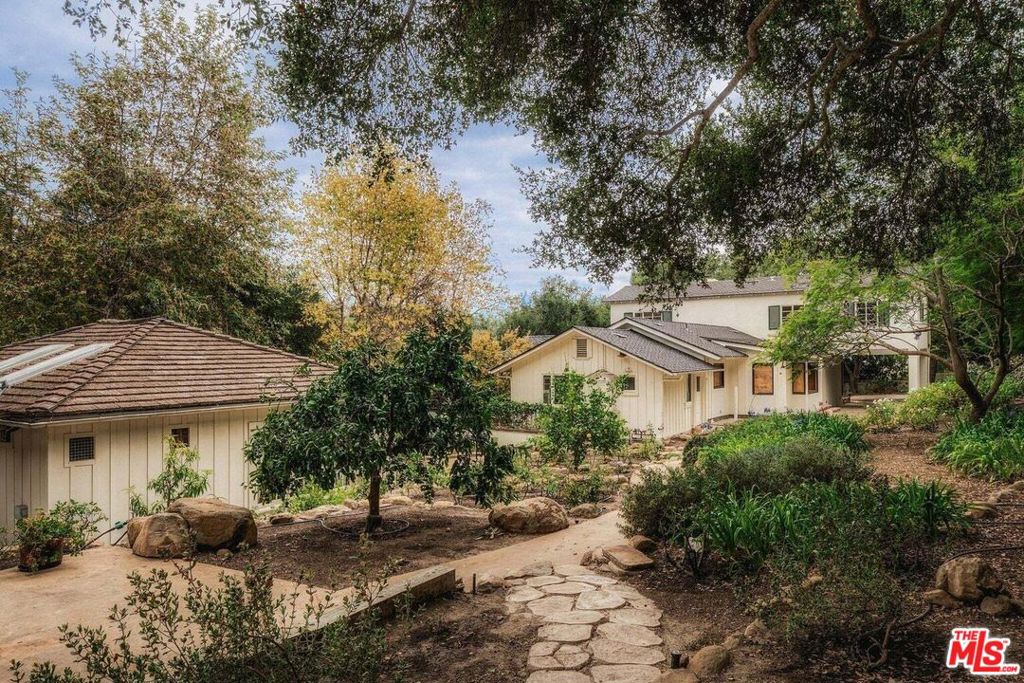 605 San Ysidro Road Property Photo 14