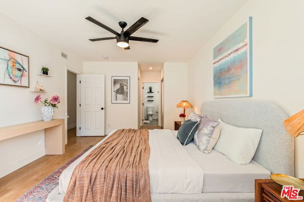 6607 Farralone Avenue Property Photo 23