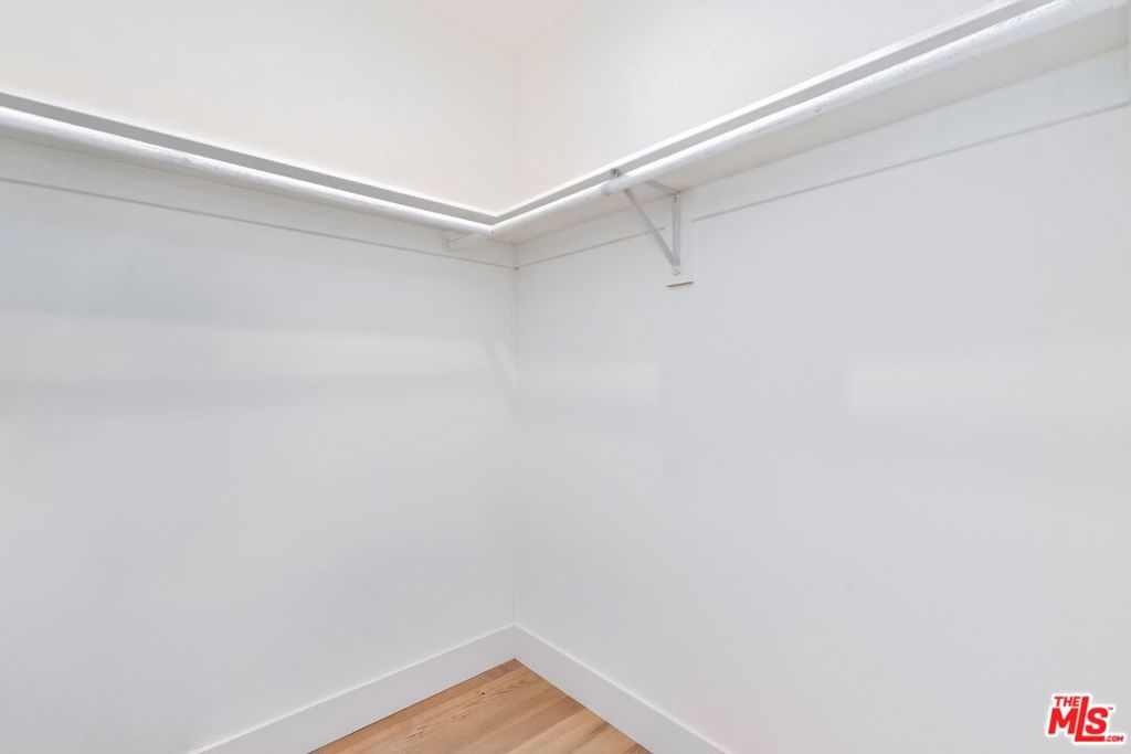6607 Farralone Avenue Property Photo 25