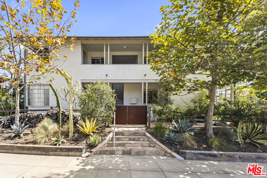 1807 Montana Ave D Property Photo 1