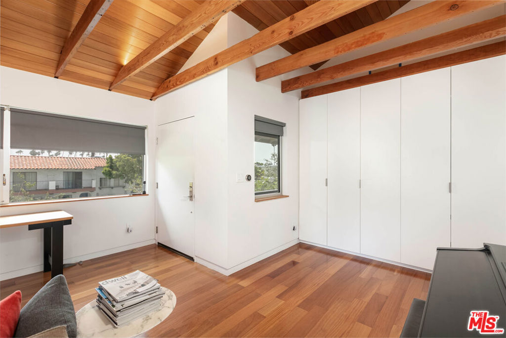 1807 Montana Ave D Property Photo 5
