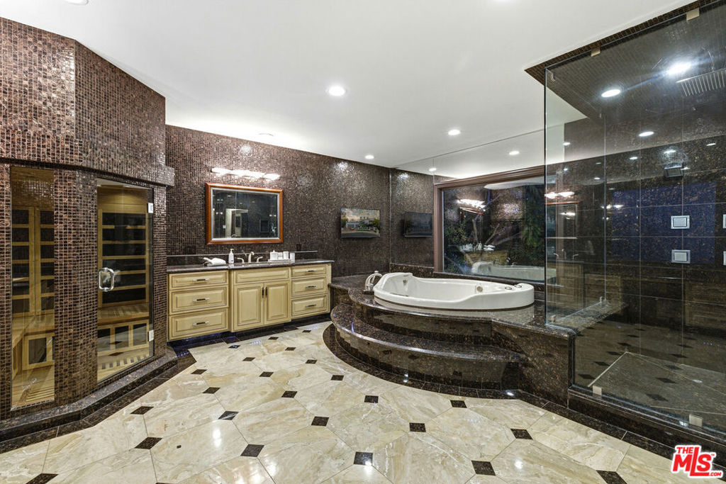 24366 La Masina Court Property Photo 24