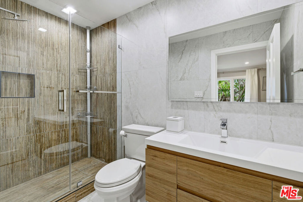 24366 La Masina Court Property Photo 44