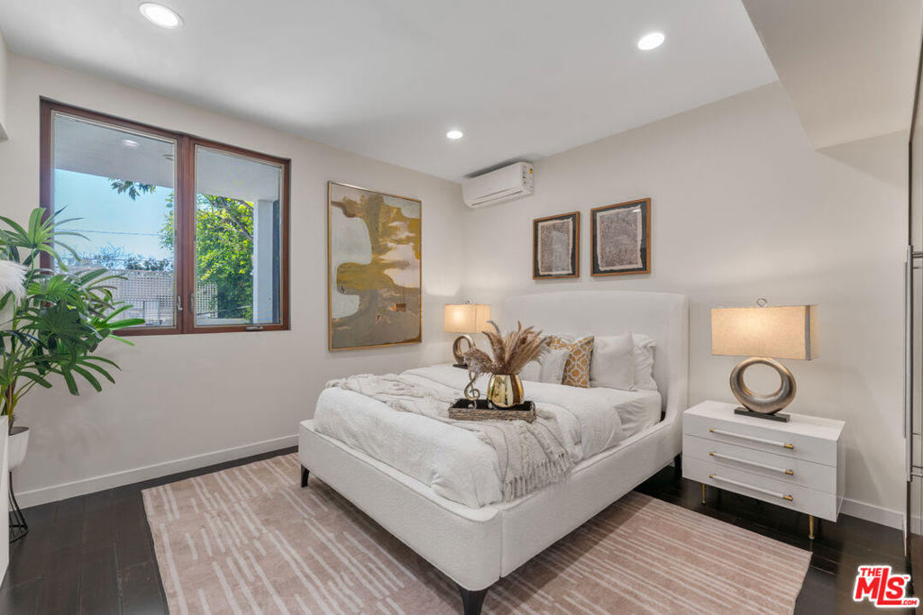 10844 Rochester Avenue Property Photo 14