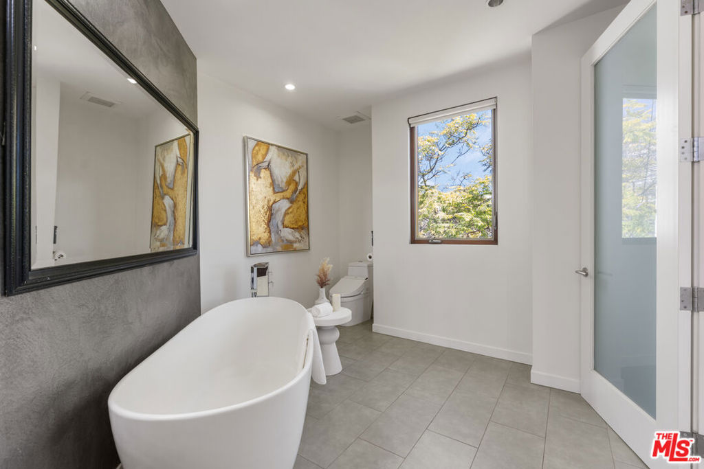 10844 Rochester Avenue Property Photo 34
