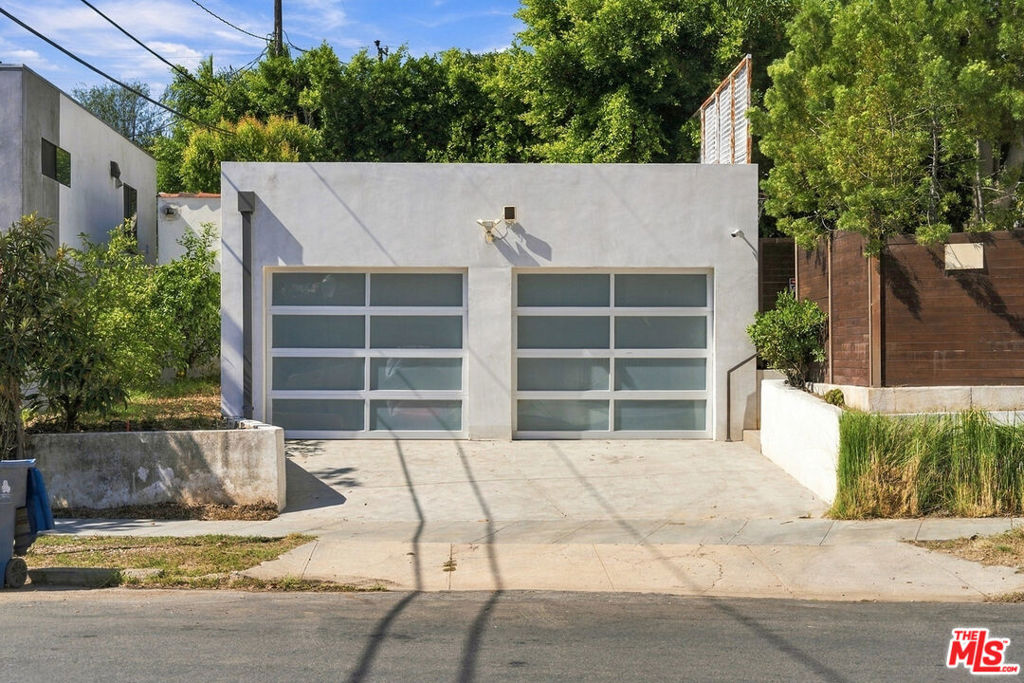 10844 Rochester Avenue Property Photo 39