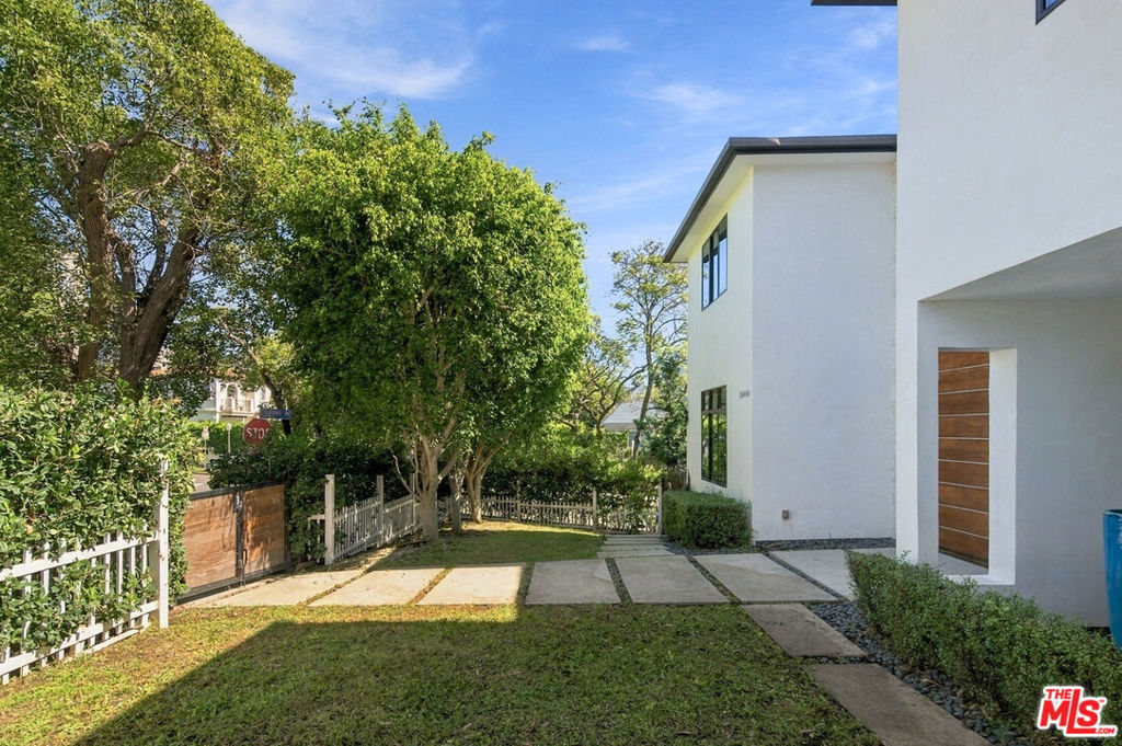10844 Rochester Avenue Property Photo 41