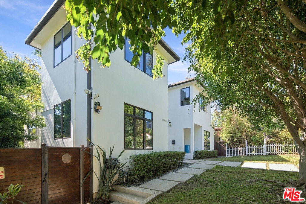 10844 Rochester Avenue Property Photo 42