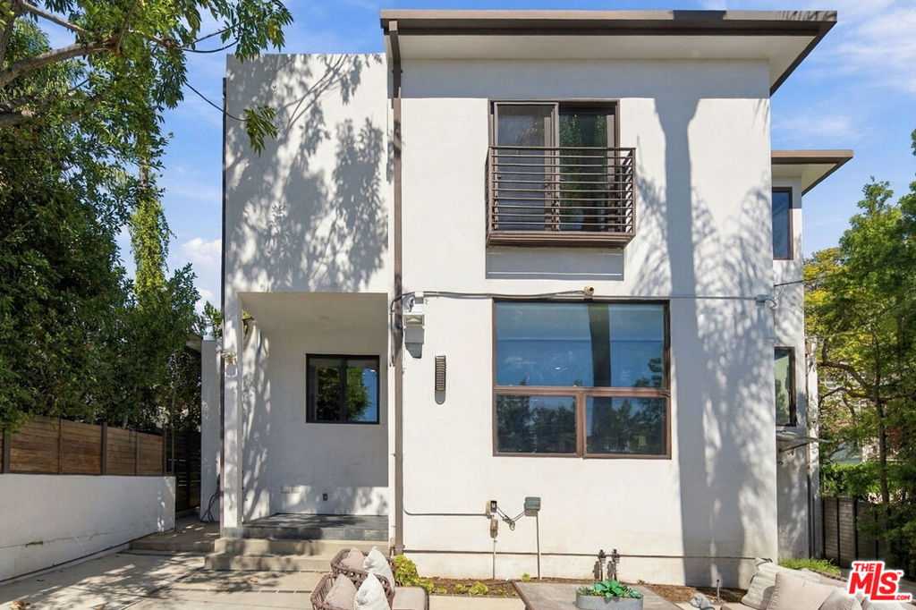 10844 Rochester Avenue Property Photo 45