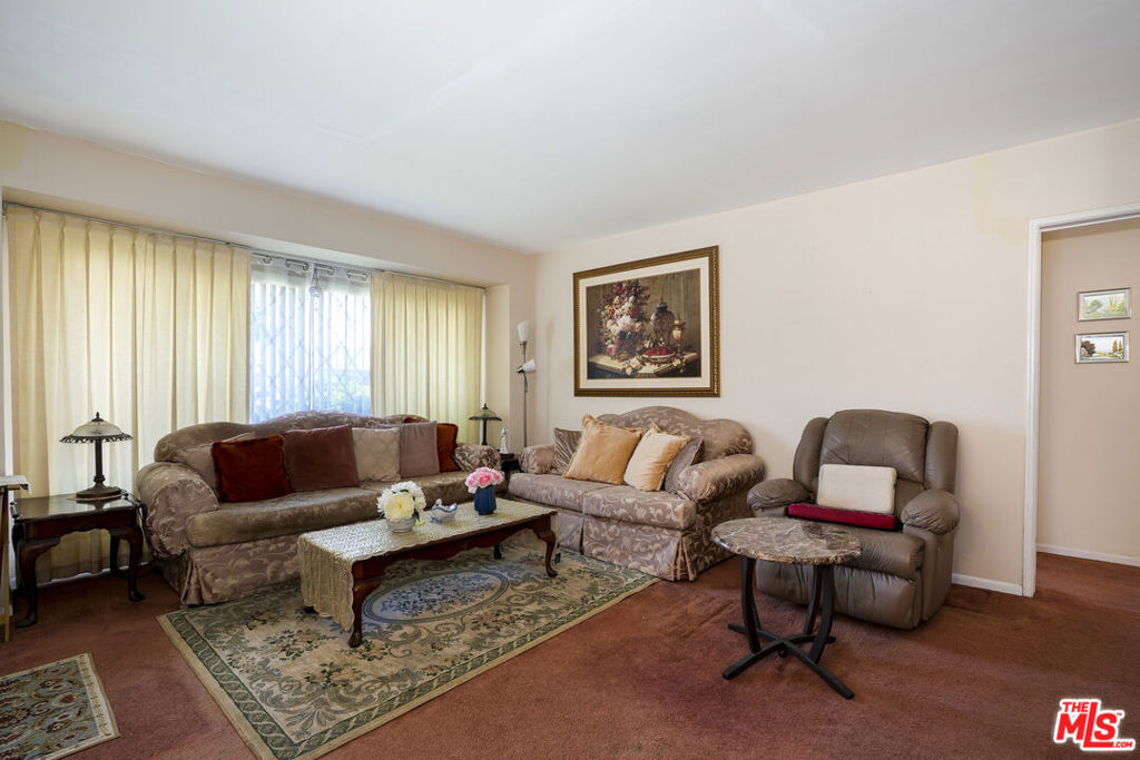 4831 W 121st Street Property Photo 4