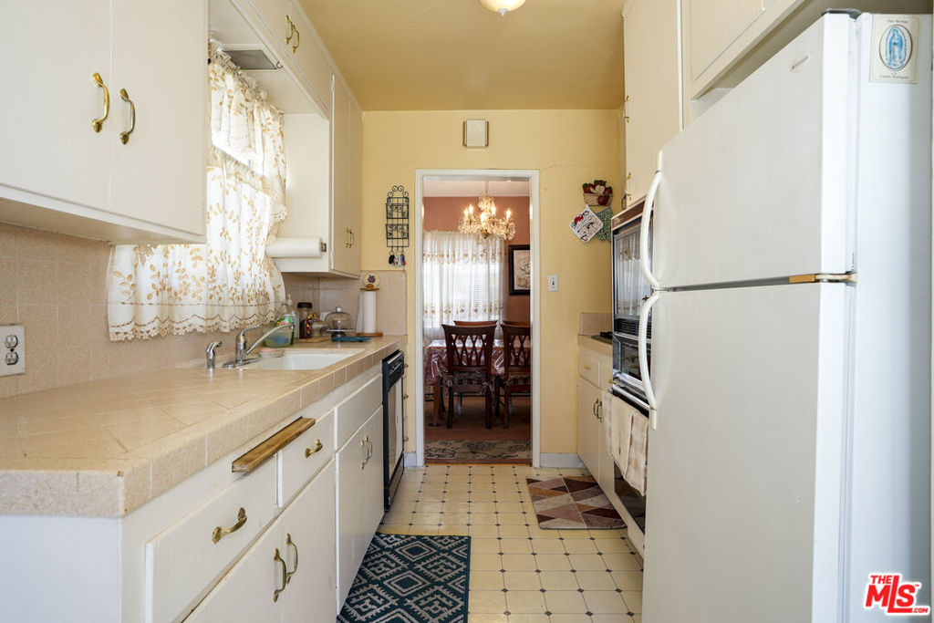 4831 W 121st Street Property Photo 8