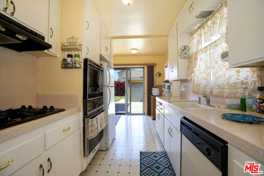 4831 W 121st Street Property Photo 9