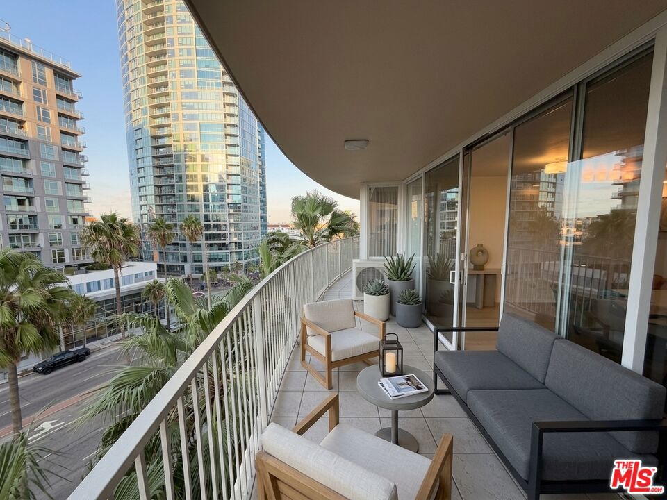 700 E Ocean Boulevard 1102 Property Photo 2